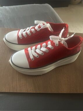 Wild Pair Red Low-Top Platform Sneakers with White Toe Cap